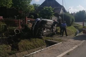 Pompierii din Sărmaşu, intervenţii la un accident şi la un incendiu