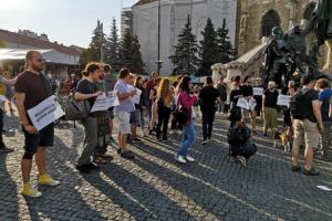 FOTO. Români şi maghiari, marş de solidaritate interetnică, la Cluj-Napoca