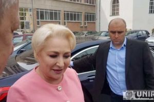 Premierul Dăncilă îşi demite un consilier care a pus gând rău bugetarilor – ”Suntem singura ţară din lume care plăteşte mult mai bine salariaţii din sectorul public decât pe cei din sectorul privat”, a spus Borza