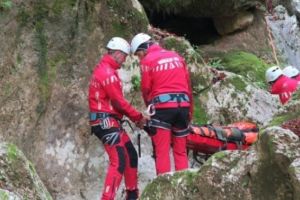 Rămăşiţele unei persoane au fost descoperite aproape de Râşnov. Salvatorii bănuiesc cine ar fi victima