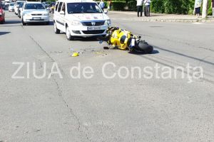 Imagini de la eveniment: Accident rutier pe strada Caraiman din Constanta. Un motociclist, implicat