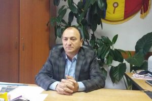 Primarul din Perişani, Ion Sandu, are în vedere reabilitarea şi extinderea Căminului Cultural din centrul localităţii