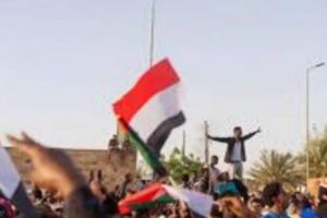 Capitala este în flăcări. Proteste cu zeci de morţi după intervenţiile în forţă ale armatei