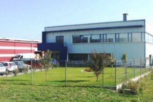 „Băieţi deştepţi”, bancheri, judecători şi procurori şi-au dat mâna pentru a prelua forţat o afacere la cheie. Victimele comunismului - a treia generaţie. Un exemplu de manual