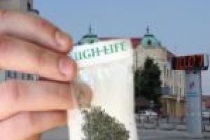 ȘOCANT. Zeci de mii de doze de droguri pe piaţa din Caransebeş! Profit uriaş din amestecuri de substanţe toxice!