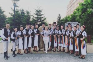 VIDEO Tinerii dansatori sibieni au câştigat mare premiu la un festival internaţional de folclor