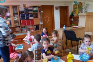 ,,Prietenie fără frontiere”, proiect derulat la grădiniţele ,,Gulliver”, „ABC” ...