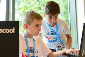 Școala Internaţională de Programare şi Robotică Logiscool, la Târgu-Mureş
