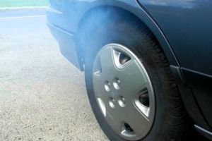 Plămânii copiilor sunt afectaţi de particulele de plastic emise de cauciucurile autovehiculelor (studiu)