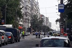 A traversat strada neregulamentar şi a ajuns în stare gravă la spital