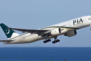 Un pasager a deschis uşa de urgenţă a avionului – A crezut că e toaleta