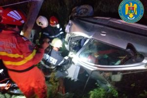 FOTO. Șoferul vinovat de accidentul mortal era beat şi avea viteză. Ce spun poliţiştii sătmăreni