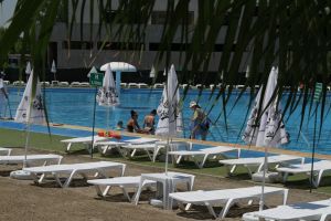 Primarul Mircia Gutau a dat startul sezonului estival la Strandul Ostroveni