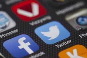 Rusia declara război Facebook şi Twitter. Unde se duc datele utilizatorilor ruşi