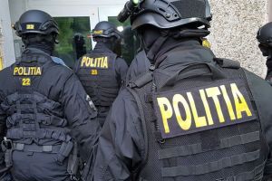 Percheziţie efectuată de poliţişti la domiciliul unui localnic din Şimoneşti