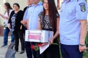 O elevă din Vâlcele, premiată de IJJ Covasna pentru rezultatele la învăţătură