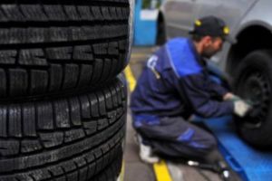 Cauciucurile autovehiculelor, bombă pentru sănătate. Copiii dezvoltă boli pulmonare!