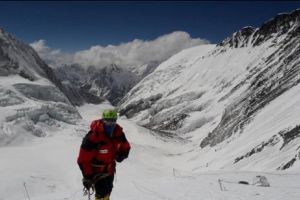 Slalom printre cadavrele de pe Acoperişul Lumii. Teofil Vlad, alpinistul scăpat din infernul de pe Everest