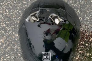 Un motociclist a fost ucis de fulger în Florida. Poliţiştii au publicat o poza cu casca bărbatului