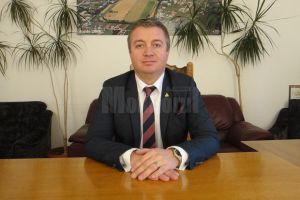 Un consilier local şi-a dat demisia din AGA de la Servicii Comunale pe motiv că este ţinut ...