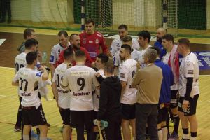 Adrian Chiruţ va rămâne antrenorul echipei de handbal a Universităţii Suceava, iar Petru ...