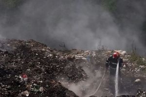 Percheziţii la Sibiu – Au legătură cu groapa de gunoi de la Măldăreşti în Vâlcea