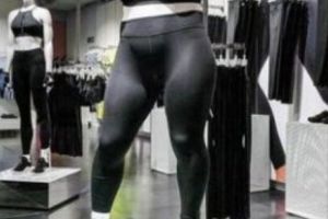 Cine promovează femeile PLINUŢE în această vară: Una dintre cele mai celebre firme din lume este CONTRA tendinţelor