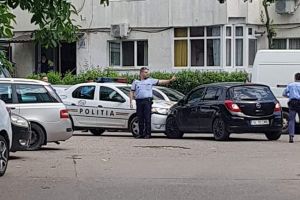 O maşină de Poliţie a fost implicată într-un accident