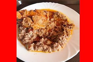 FOTO. Mâncare stricată la meniul zilei, într-un restaurant din Satu Mare. Reacţia conducerii localului