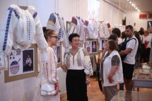 Cea mai mare şezătoare on – line vine la Muzeul ASTRA