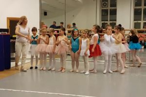 Simfonia Dansului – Spectacol de gimnastică ritmică la Braşov