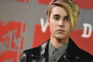 Provocare INEDITĂ - Justin Bieber vrea să se bată cu Tom Cruise pe reguli de UFC