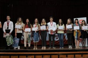 FOTOGALERIE. Cei mai buni elevi mureşeni la matematică, premiaţi la Colegiul  Naţional „Al. Papiu Ilarian”