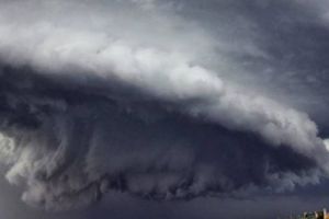 Potopul loveşte România. ANM, în alertă. Când se termină urgia?