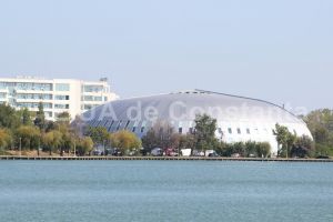 Firma responsabila refuza sa repare sistemul de climatizare si practica santajul“:  Constantenii care merg sa sustina examenul de permis la Pavilionul Expozitional, sufocati, la propriu (document)