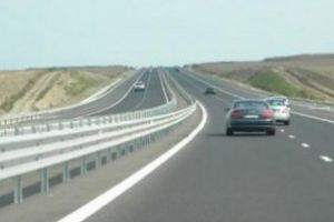 Murad: Peste 10 % dintre turiştii care îşi făcuseră rezervări pe litoral le-au anulat din cauza reparaţiilor la A2