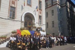 Festivitatea de absolvire a clasei a VIII-a la Colegiul Naţional „Mihai Viteazul” din Sfântu Gheorghe:  „Este important pentru noi, elevii, să avem modele de urmat”