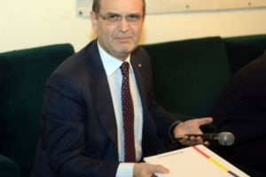 Adrian Curaj, fost ministru al Educaţiei, face o analiză tranşantă: „România are prea multe universităţi”