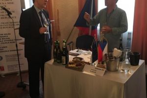 Parteneriate pentru producătorii prahoveni de vinuri pe pieţele slovacă şi cehă