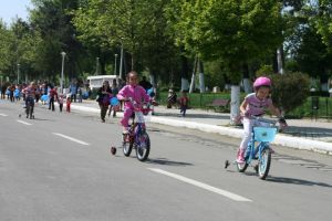 IPJ Harghita: STIMAȚI PĂRINȚI, ATENŢIE la copii, dar şi la toate aspectele ce pot pune în pericol siguranţa copiilor