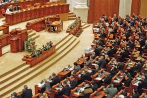 Lovitură devastatoare pentru Guvern. UDMR votează Moţiunea de Cenzură a opoziţiei