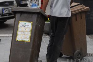 Vlaica, spaima pubelelor: Proaspăt ieşit din puşcărie, un hoţ de tomberone s-a apucat din nou de furat... pubele