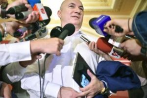 Codrin Ştefănescu desfiinţează moţiunea de cenzură: „Este un text grotesc, care incită la violenţă”