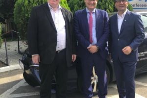 Primarul Decebal Fagadau, alaturi de alti oficiali, au parcurs distanta Constanta - Bucuresti la bordul unui autoturism Toyota Mirai, alimentat cu hidrogen (galerie foto)