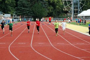 12 medalii pentru atleţii de la LPS Bihorul la Memorialul Kovacs Gyula de la Debrecen