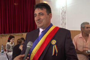 Primarul comunei Roşiile, Doru Diaconu, va construi o sală de sport în incinta şcolii gimnaziale