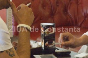 O societate din Constanta, pe care functioneaza un local cu acces privat, amendata pentru fumat. S-a ajuns in instanta