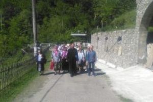 Pelerinaj la locurile sfinte din Ardeal şi la mănăstirile Episcopiei Severinului şi Strehaiei