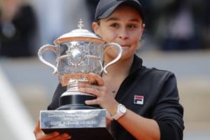 Gafă istorică sesizată pe trofeul turneului de la Roland Garros. Noua campioană a făcut descoperirea