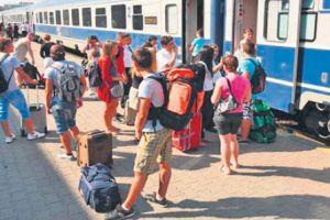 S-a lansat programul „Trenurile Soarelui”. Turistii vor ajunge pe litoral in mai putin de 2 ore